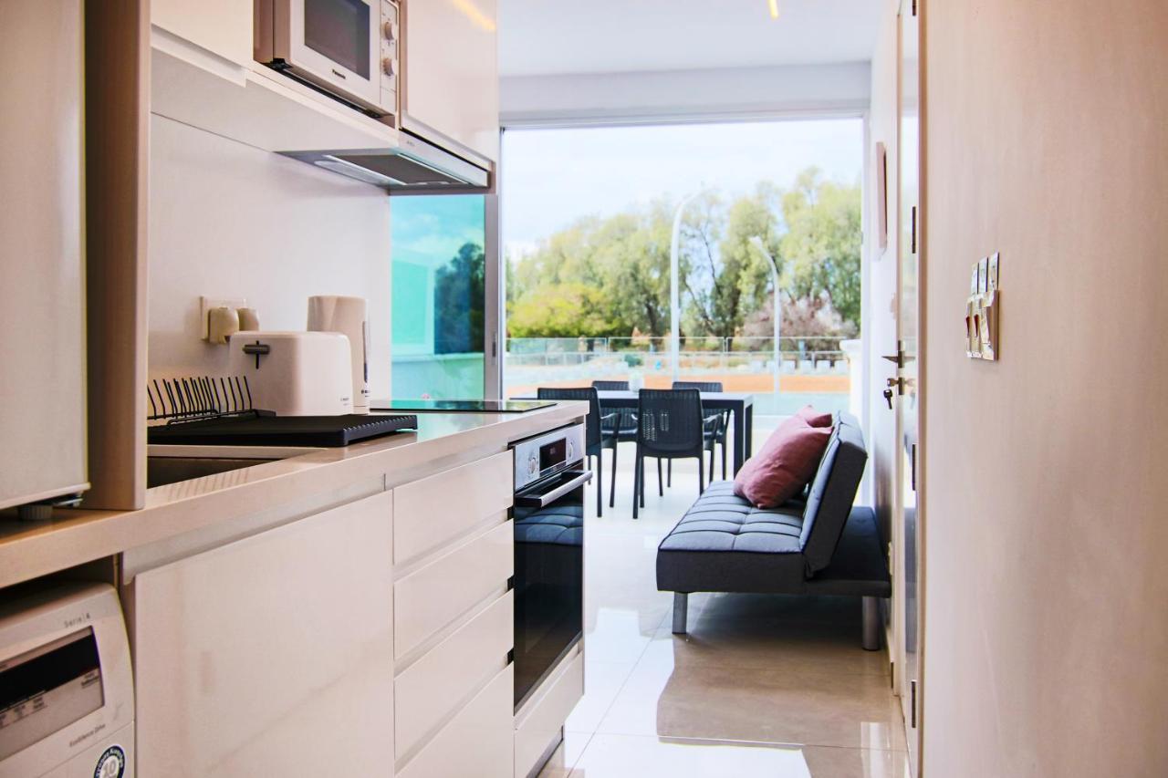 Phaedrus Living - Seaside Luxury Flat Harbour 109 Appartement Paphos Buitenkant foto